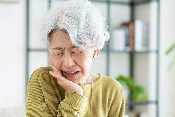 岡山市北区で噛むと歯が痛い方|原因と放置のリスクを解説